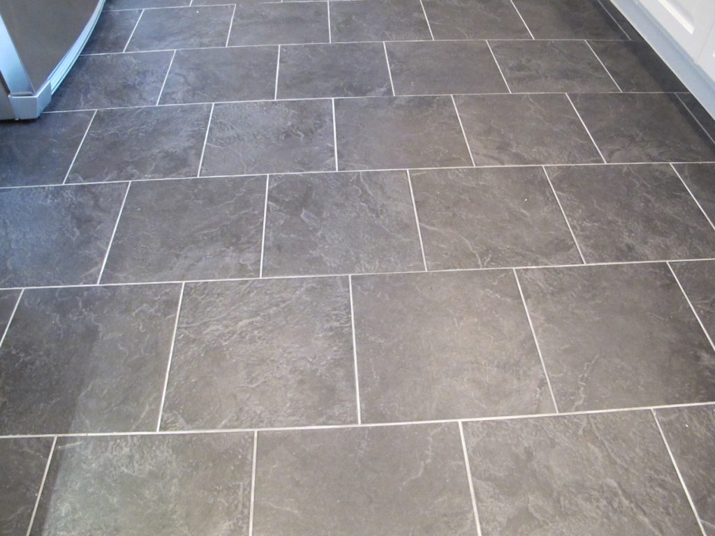 what are the difference between porcelain and ceramic tiles?