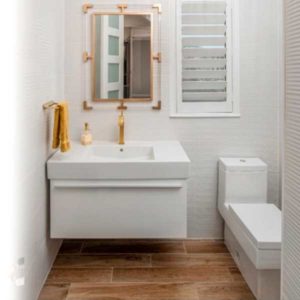 Small bathroom in Pearland, TX